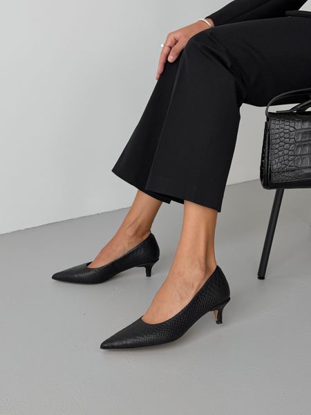 Натуральні шкіряні (рептилія) туфлі ТМ Olli Shoes чорні 11090-131233 фото
